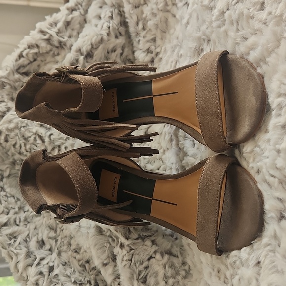 Dolce Vita Noel Rust Suede Fringe Block Heel with strap - Picture 3 of 7